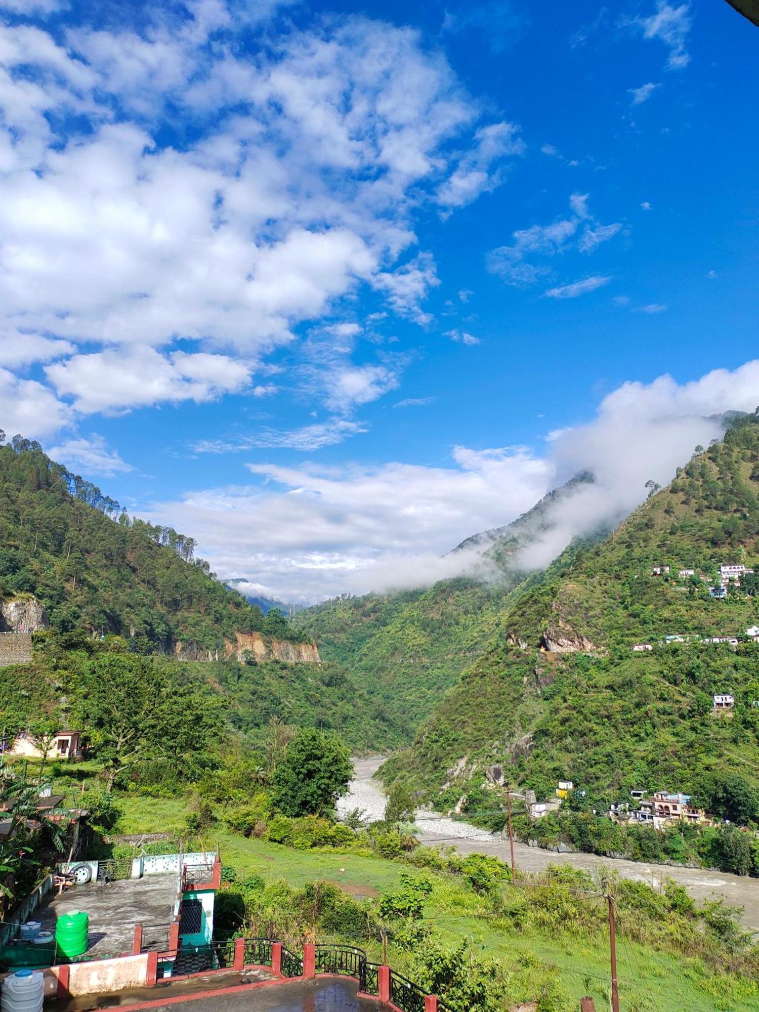 Alaknanda Homestay Karnaprayāg エクステリア 写真