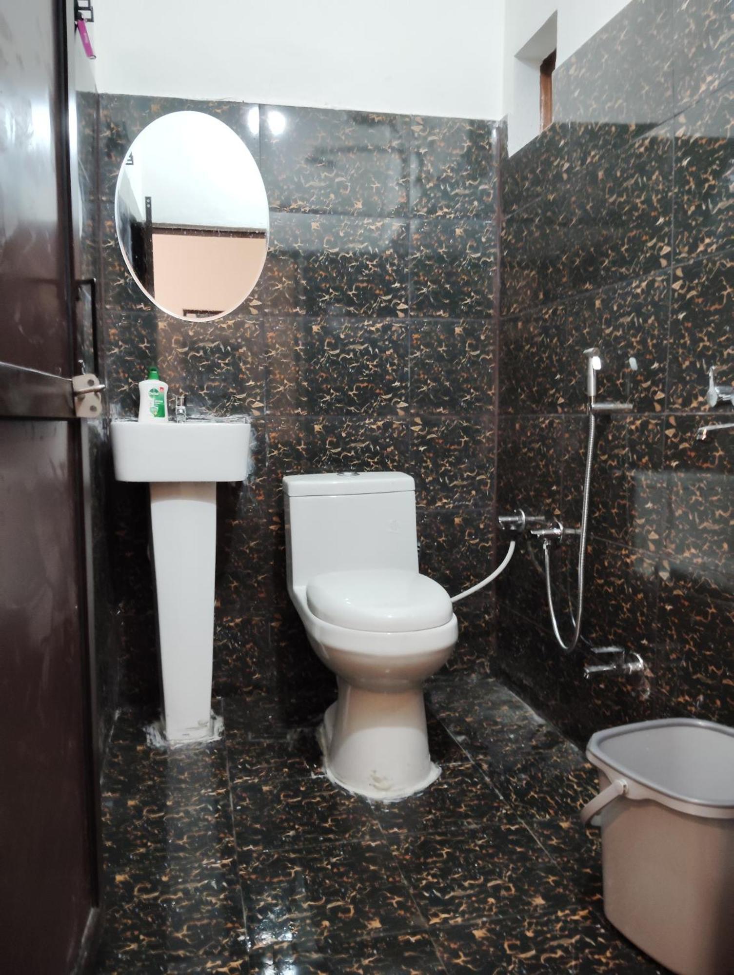 Alaknanda Homestay Karnaprayāg エクステリア 写真