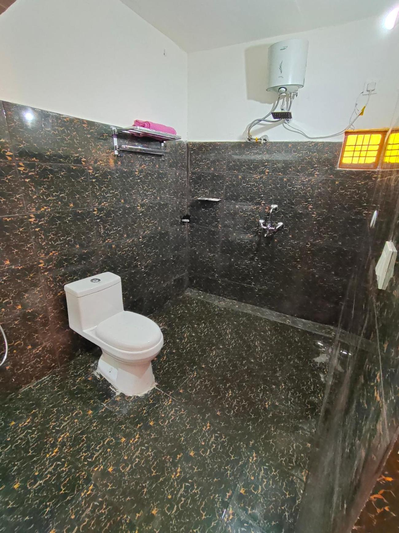 Alaknanda Homestay Karnaprayāg エクステリア 写真